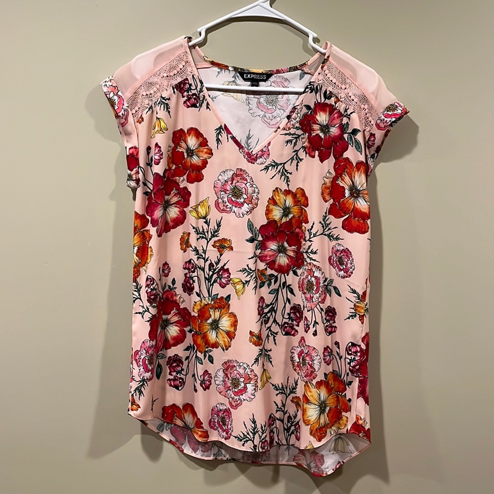Express flowy top